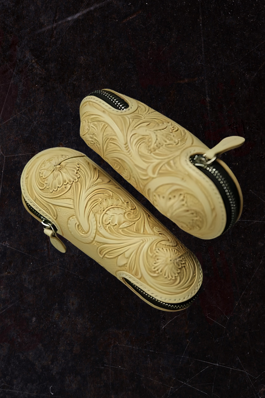 Vegetable-tanned Leather Carved Capsule Pipe Pouch