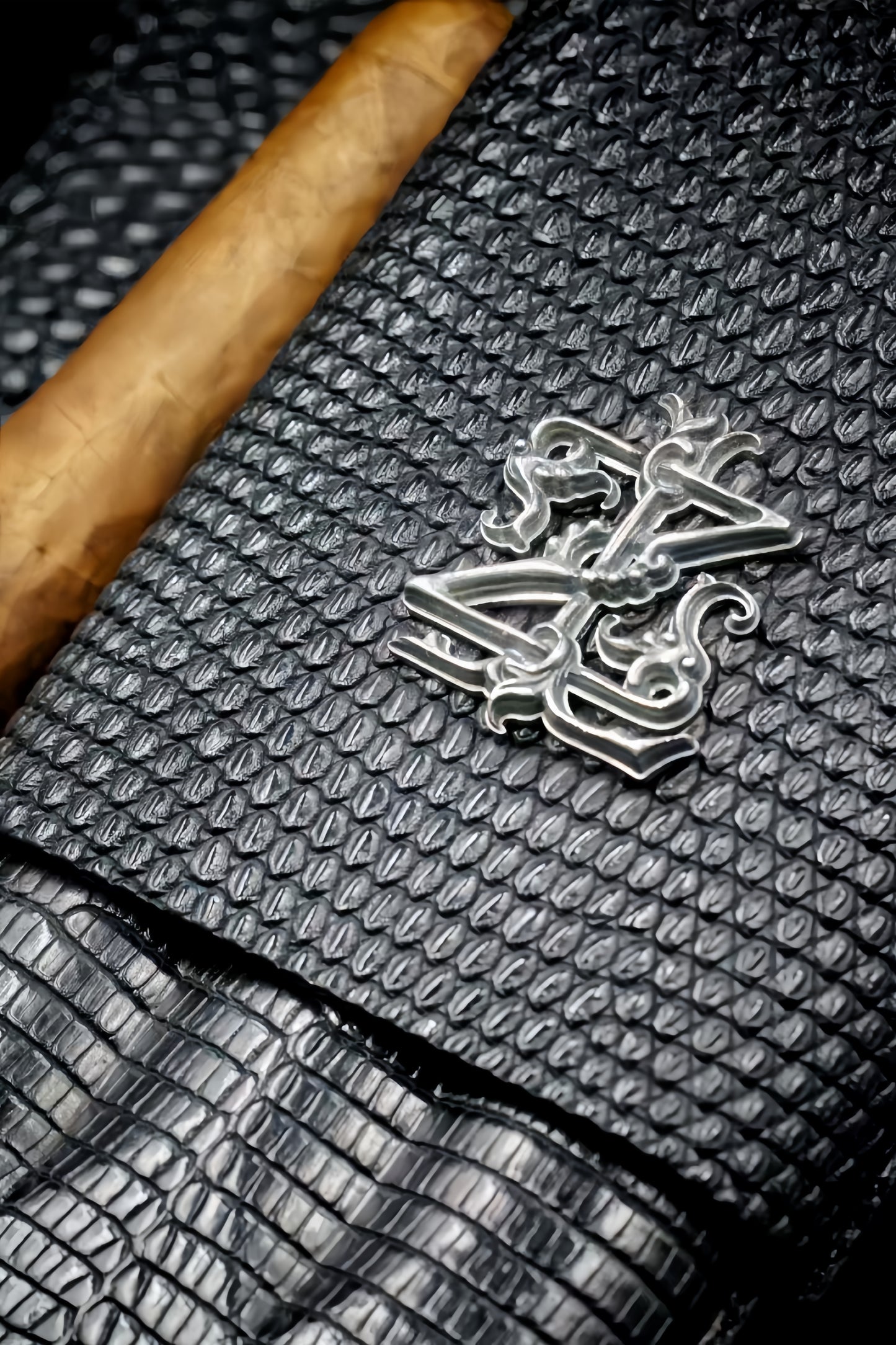 An Exquisite and Elegant Choice —— Lizard Skin Cigar Case