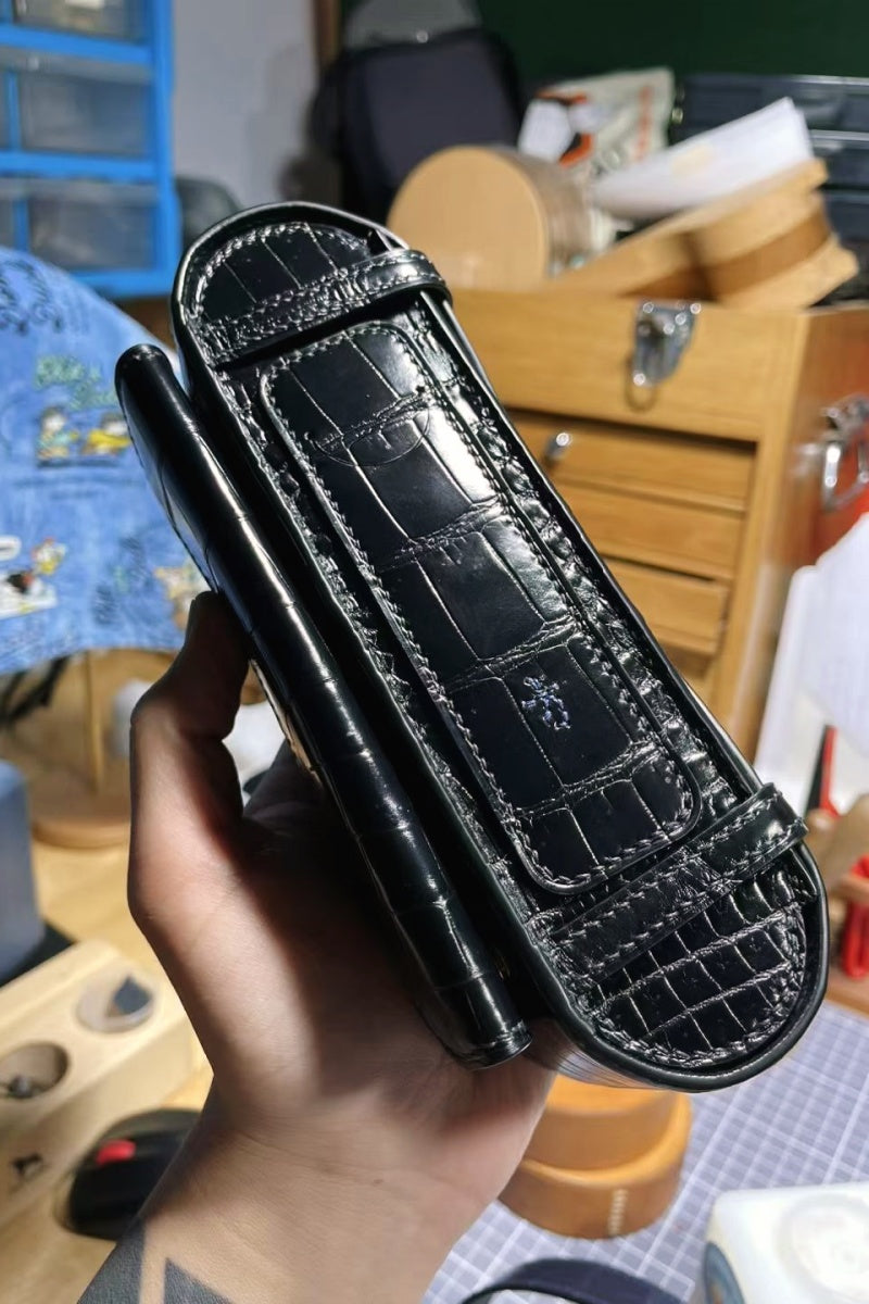 Detachable and portable dual-pipe bag