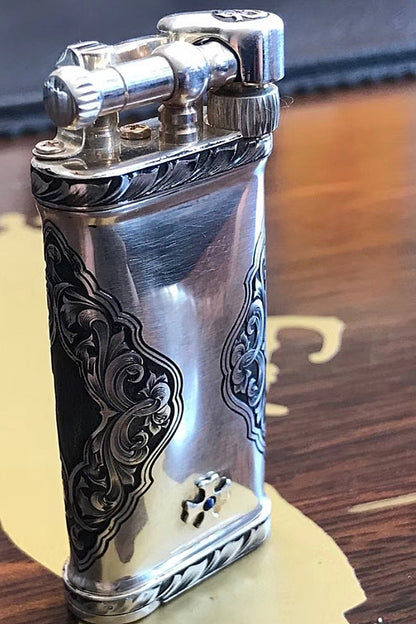 Lighter with hand-carved patterns made of pure silver