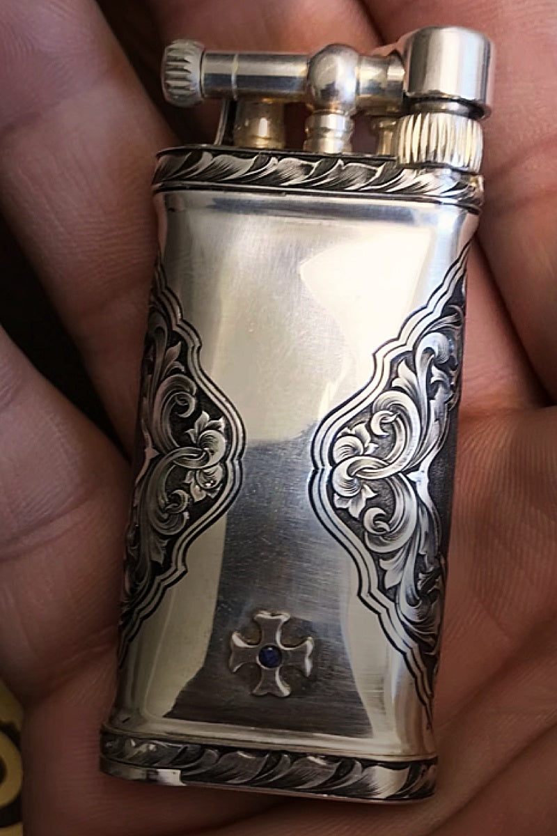 Lighter with hand-carved patterns made of pure silver
