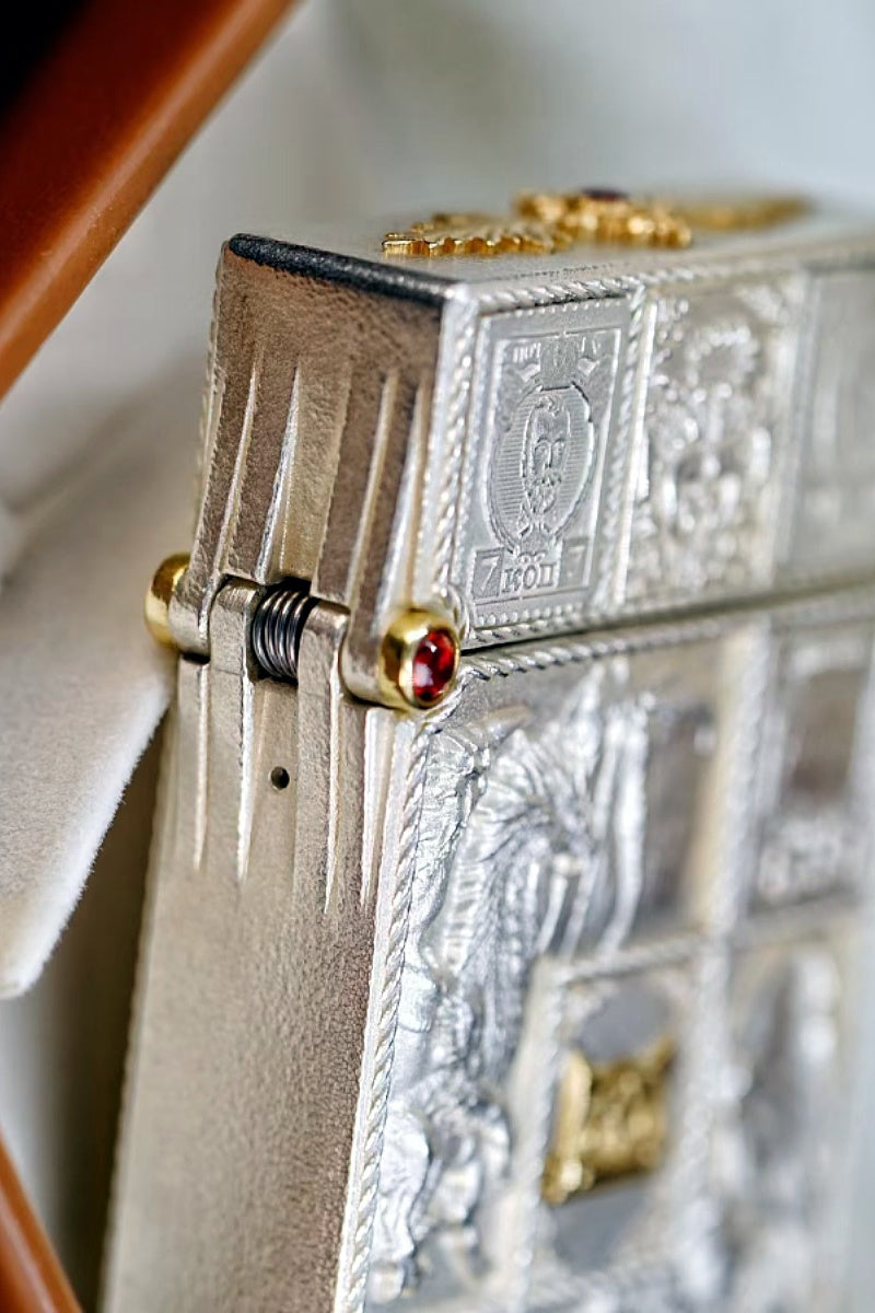 Pure silver lighter with gold inlay