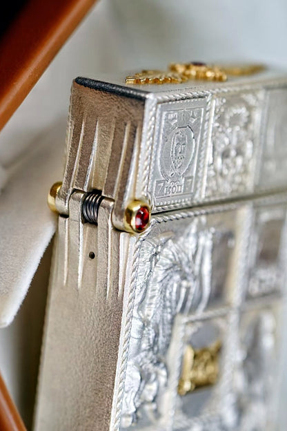 Pure silver lighter with gold inlay