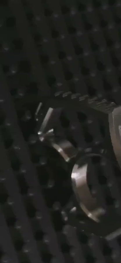 Automobile seat belt buckle